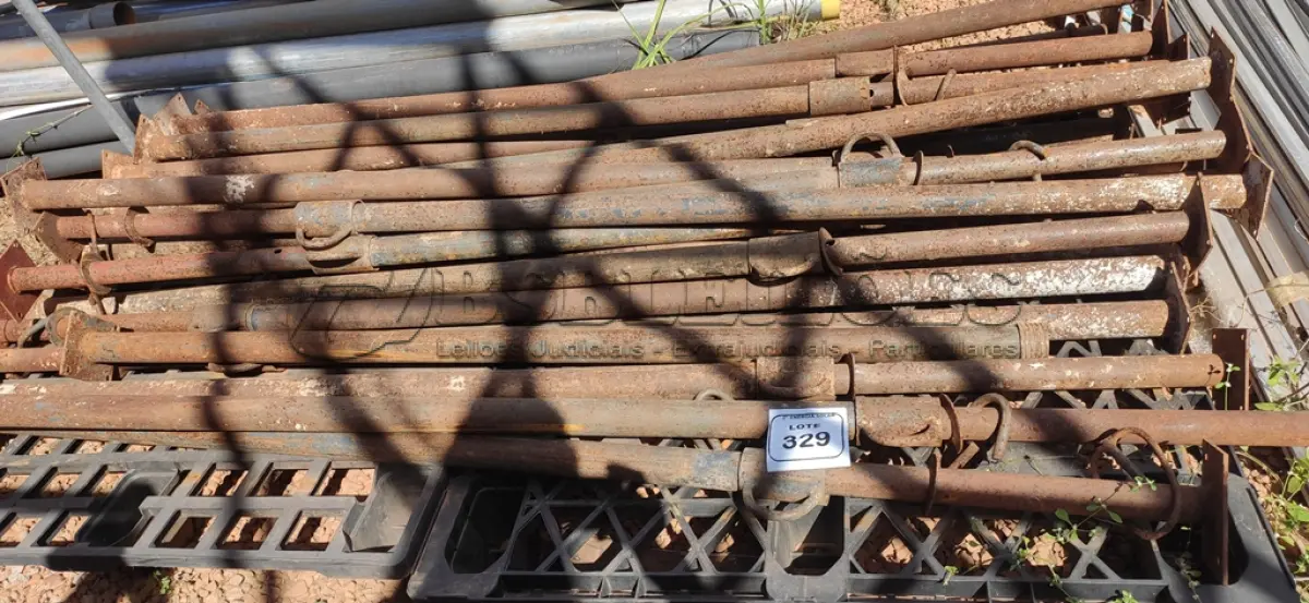 LOTE 329 - 01 LOTE COM 21 ESCORAS DE FERRO. (NO ESTADO) ATENÇÃO! FAZER A VISITAÇÃO ANTES DE ARREMATAR, NÃO SABEMOS SE FUNCIONA, LEILÃO NÃO TEM GARANTIA E NEM DEVOLUÇÃO, SUJEITO A POSSÍVEIS AVARIAS VISÍVEIS/OCULTAS E/OU AUSÊNCIA DE COMPONENTES.