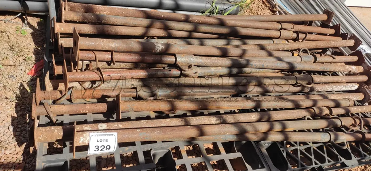 LOTE 329 - 01 LOTE COM 21 ESCORAS DE FERRO. (NO ESTADO) ATENÇÃO! FAZER A VISITAÇÃO ANTES DE ARREMATAR, NÃO SABEMOS SE FUNCIONA, LEILÃO NÃO TEM GARANTIA E NEM DEVOLUÇÃO, SUJEITO A POSSÍVEIS AVARIAS VISÍVEIS/OCULTAS E/OU AUSÊNCIA DE COMPONENTES.