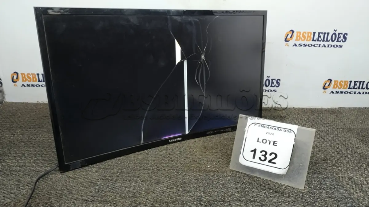 LOTE 132 - 01 MONITOR 24” HDMI TELA CURVA SEM PÉ MARCA SAMSUNG. (NO ESTADO EM QUE SE ENCONTRA. SUJEITO A AVARIAS OCULTAS/VISÍVEIS.) AV9740G