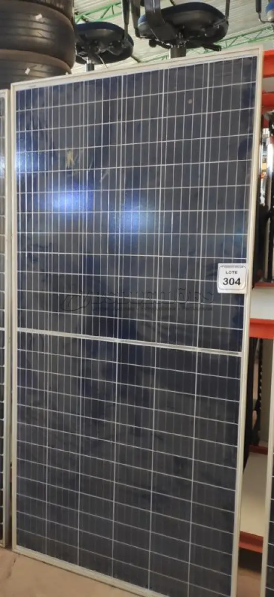 LOTE 304 - 01 MÓDULO SOLAR 340 WATTS RISEN RSM144-6-340P. (NO ESTADO) ATENÇÃO! FAZER A VISITAÇÃO ANTES DE ARREMATAR, NÃO SABEMOS SE FUNCIONA, LEILÃO NÃO TEM GARANTIA E NEM DEVOLUÇÃO, SUJEITO A POSSÍVEIS AVARIAS VISÍVEIS/OCULTAS