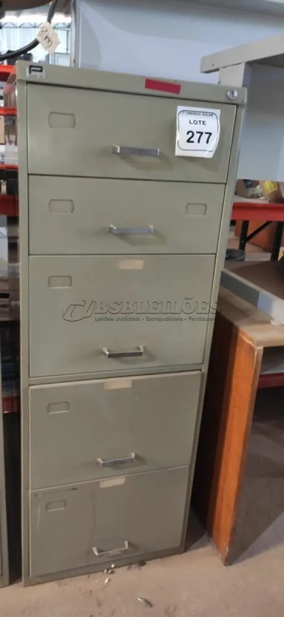 LOTE 277 - 01 ARQUIVO DE AÇO COM 05 GAVETAS. (NO ESTADO) ATENÇÃO! FAZER A VISITAÇÃO ANTES DE ARREMATAR, NÃO SABEMOS SE FUNCIONA, LEILÃO NÃO TEM GARANTIA E NEM DEVOLUÇÃO, SUJEITO A POSSÍVEIS AVARIAS VISÍVEIS/OCULTAS