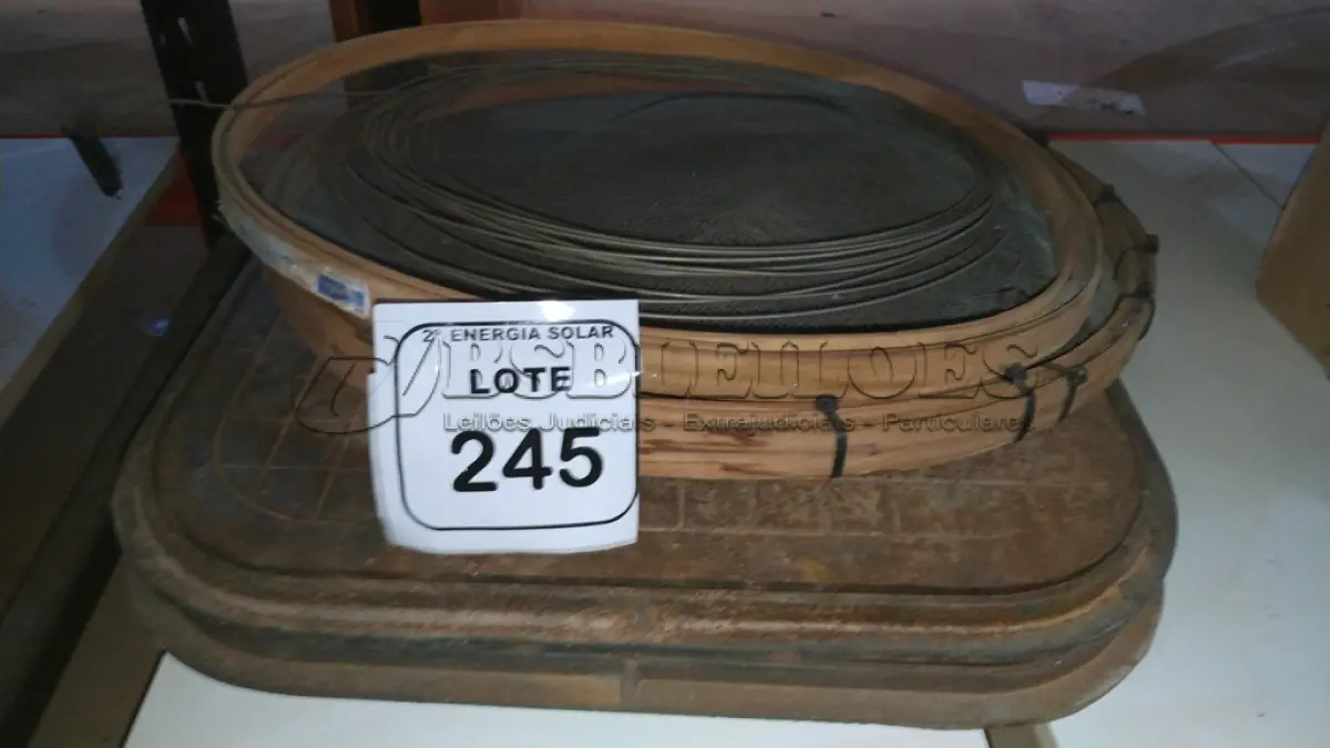 LOTE 245 - 02 TAMPAS DE ESGOTO DE FERRO FUNDIDO E 02 PENEIRAS PARA AREIA. (NO ESTADO) ATENÇÃO! FAZER A VISITAÇÃO ANTES DE ARREMATAR, NÃO SABEMOS SE FUNCIONA, LEILÃO NÃO TEM GARANTIA E NEM DEVOLUÇÃO, SUJEITO A POSSÍVEIS AVARIAS VISÍVEIS/OCULTAS