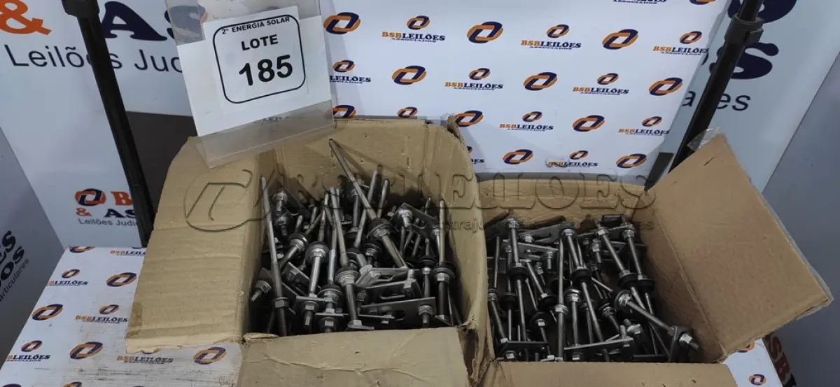 LOTE 185 - 02 CAIXAS COM PARAFUSOS DE FIXAÇÃO METÁLICO M10 X 250MM AÇO INOX.  (NO ESTADO) ATENÇÃO! FAZER A VISITAÇÃO ANTES DE ARREMATAR, NÃO SABEMOS SE FUNCIONA, LEILÃO NÃO TEM GARANTIA E NEM DEVOLUÇÃO, SUJEITO A POSSÍVEIS AVARIAS VISÍVEIS/OCULTAS E/OU AUSÊNCIA DE COMPONENTES.