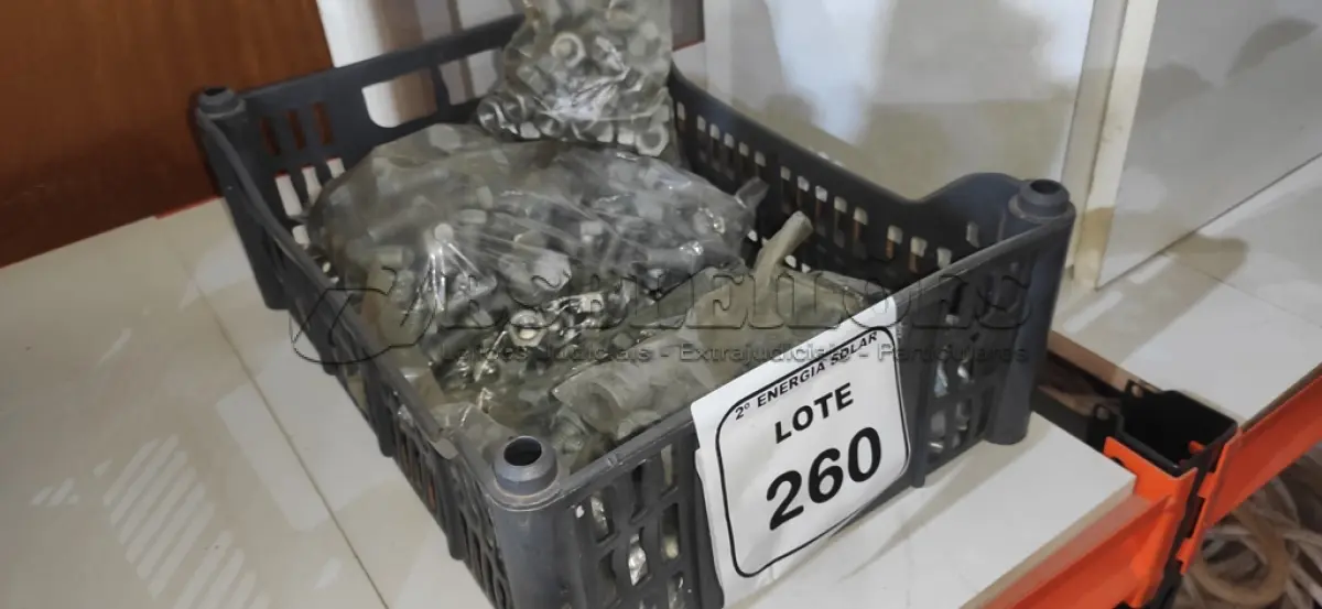 LOTE 260 - 01 CAIXA COM KIT FIXADOR ½. (NO ESTADO) ATENÇÃO! FAZER A VISITAÇÃO ANTES DE ARREMATAR, NÃO SABEMOS SE FUNCIONA, LEILÃO NÃO TEM GARANTIA E NEM DEVOLUÇÃO, SUJEITO A POSSÍVEIS AVARIAS VISÍVEIS/OCULTAS E/OU 
