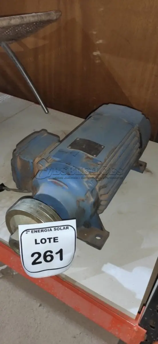 LOTE 261 - 01 MOTOR ELÉTRICO PARA SERRA DE BANCADA. (NO ESTADO) ATENÇÃO! FAZER A VISITAÇÃO ANTES DE ARREMATAR, NÃO SABEMOS SE FUNCIONA, LEILÃO NÃO TEM GARANTIA E NEM DEVOLUÇÃO, SUJEITO A POSSÍVEIS AVARIAS VISÍVEIS/OCULTAS E/OU 