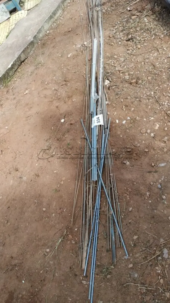 LOTE 334 - 01 LOTE COM BARRAS ROSCADAS. (NO ESTADO) ATENÇÃO! FAZER A VISITAÇÃO ANTES DE ARREMATAR, NÃO SABEMOS SE FUNCIONA, LEILÃO NÃO TEM GARANTIA E NEM DEVOLUÇÃO, SUJEITO A POSSÍVEIS AVARIAS VISÍVEIS/OCULTAS E/OU AUSÊNCIA DE COMPONENTES.