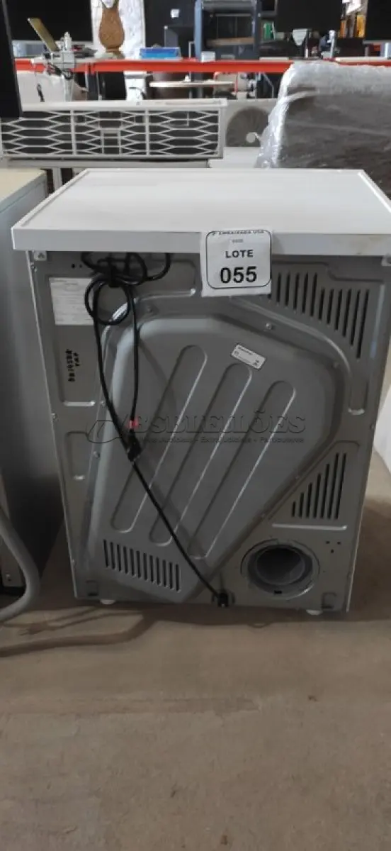 LOTE 055 - 01 SECADORA DE ROUPAS MARCA ELECTROLUX  12KG 220V. BH1458K