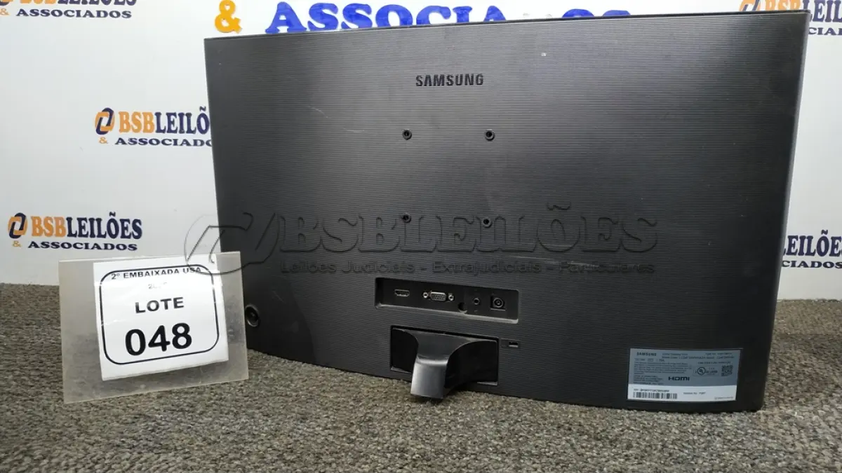 LOTE 048 - 01 MONITOR 24” TELA CURVA SEM PÉ MARCA SAMSUNG. (NO ESTADO EM QUE SE ENCONTRA. SUJEITO A AVARIAS OCULTAS/VISÍVEIS) AV9734X