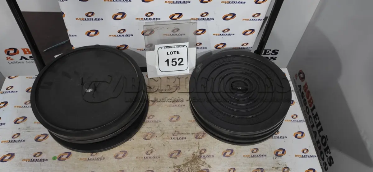 LOTE 152 - 08 TAMPAS PARA RAIOS. (NO ESTADO) ATENÇÃO! FAZER A VISITAÇÃO ANTES DE ARREMATAR, NÃO SABEMOS SE FUNCIONA, LEILÃO NÃO TEM GARANTIA E NEM DEVOLUÇÃO, SUJEITO A POSSÍVEIS AVARIAS VISÍVEIS/OCULTAS E/OU AUSÊNCIA DE COMPONENTES.