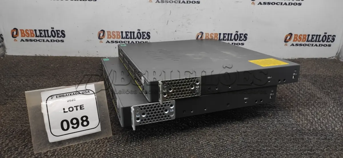 LOTE 098 - 02 SWITCH. (NO ESTADO EM QUE SE ENCONTRA. SUJEITO A AVARIAS OCULTAS/VISÍVEIS.) BF8652K, AV9767J