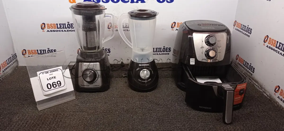 LOTE 069 - 01 AIR FRYER 4L220V MARCA MONDIAL E 02 LIQUIDIFICADORES 220V MARCA MONDIAL. (NO ESTADO) ATENÇÃO! FAZER A VISITAÇÃO ANTES DE ARREMATAR, NÃO SABEMOS SE FUNCIONA, LEILÃO NÃO TEM GARANTIA E NEM DEVOLUÇÃO, SUJEITO A POSSÍVEIS AVARIAS VISÍVEIS/OCULTAS E/OU AUSÊNCIA DE COMPONENTES.