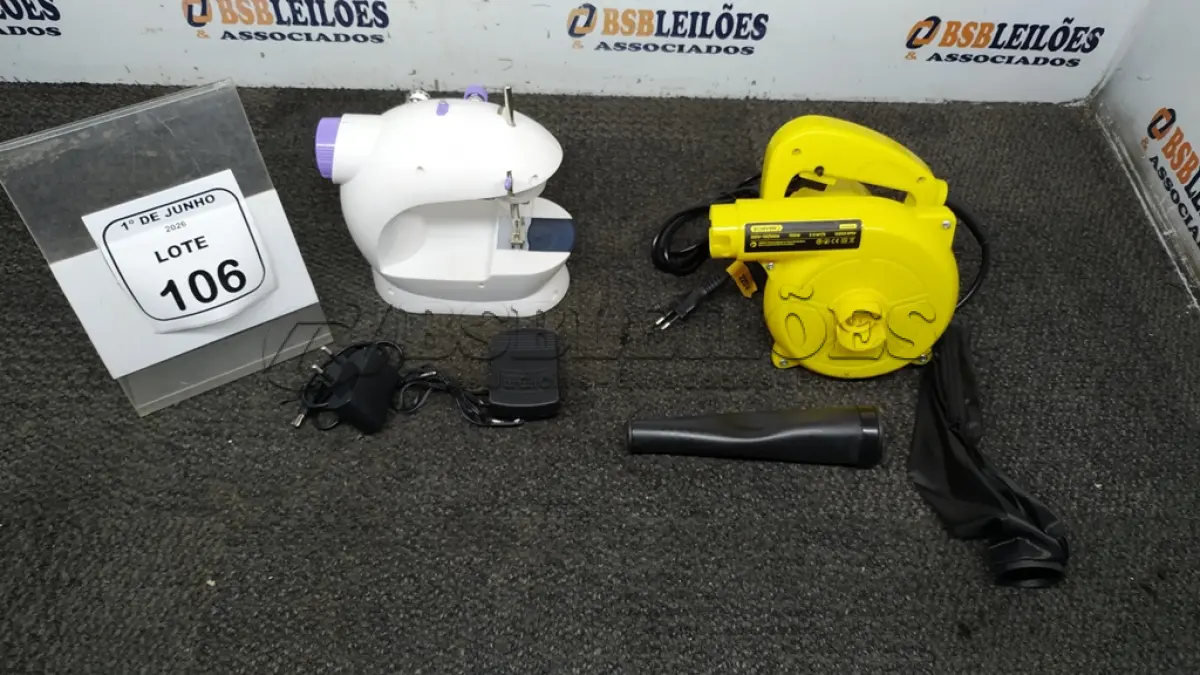 LOTE 106 - 01 MINI MÁQUINA DE COSTURA MODELO SM-202A E 01 SOPRADOR E ASPIRADOR ELÉTRICO 700W 220V MARCA BOMVINK. (NO ESTADO) ATENÇÃO! FAZER A VISITAÇÃO ANTES DE ARREMATAR, NÃO SABEMOS SE FUNCIONA, LEILÃO NÃO TEM GARANTIA E NEM DEVOLUÇÃO, SUJEITO A POSSÍVEIS AVARIAS VISÍVEIS/OCULTAS E/OU AUSÊNCIA DE COMPONENTES.