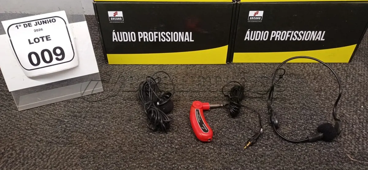 LOTE 009 - 04 MICROFONES AURICULAR COM MICROFONE DE LAPELA MODELO LA500 MARCA ARCANO. (NO ESTADO) ATENÇÃO! FAZER A VISITAÇÃO ANTES DE ARREMATAR, NÃO SABEMOS SE FUNCIONA, LEILÃO NÃO TEM GARANTIA E NEM DEVOLUÇÃO, SUJEITO A POSSÍVEIS AVARIAS VISÍVEIS/OCULTAS E/OU AUSÊNCIA DE COMPONENTES.