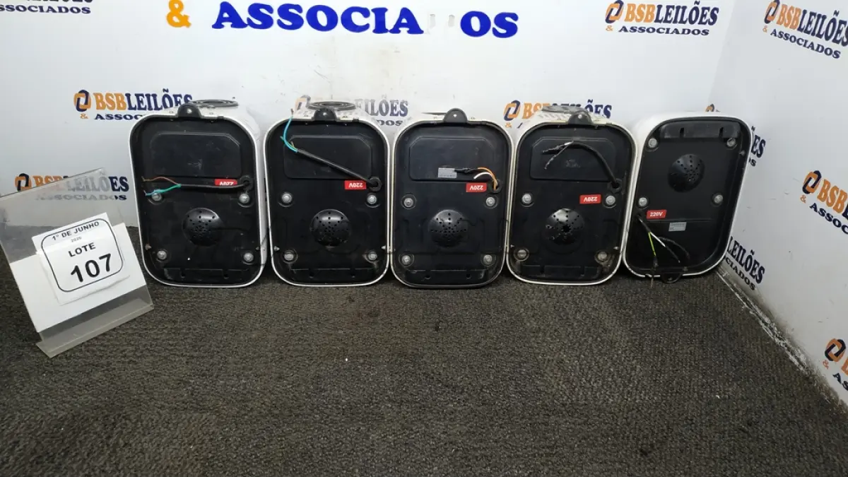 LOTE 107 - 05 SECADORES DE MÃO. (NO ESTADO) ATENÇÃO! FAZER A VISITAÇÃO ANTES DE ARREMATAR, NÃO SABEMOS SE FUNCIONA, LEILÃO NÃO TEM GARANTIA E NEM DEVOLUÇÃO, SUJEITO A POSSÍVEIS AVARIAS VISÍVEIS/OCULTAS E/OU AUSÊNCIA DE COMPONENTES.