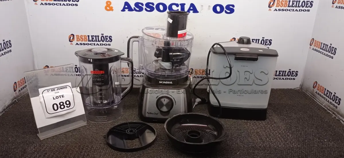 LOTE 089 - 01 MÁQUINA DE CAFÉ EXPRESSO E 01 LIQUIDIFICADOR MODELO TUBO CHEF MARCA MONDIAL. (NO ESTADO) ATENÇÃO! FAZER A VISITAÇÃO ANTES DE ARREMATAR, NÃO SABEMOS SE FUNCIONA, LEILÃO NÃO TEM GARANTIA E NEM DEVOLUÇÃO, SUJEITO A POSSÍVEIS AVARIAS VISÍVEIS/OCULTAS E/OU AUSÊNCIA DE COMPONENTES.
