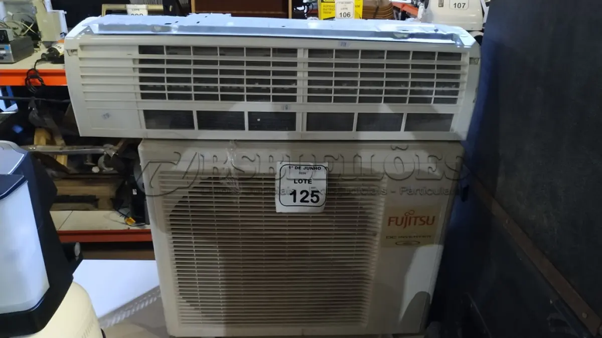 LOTE 125 - 01 AR CONDICIONADO DE 12.000BTU/H MARCA FUJITSU. (NO ESTADO) ATENÇÃO! FAZER A VISITAÇÃO ANTES DE ARREMATAR, NÃO SABEMOS SE FUNCIONA, LEILÃO NÃO TEM GARANTIA E NEM DEVOLUÇÃO, SUJEITO A POSSÍVEIS AVARIAS VISÍVEIS/OCULTAS E/OU AUSÊNCIA DE COMPONENTES.