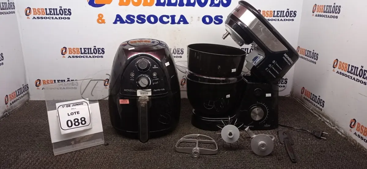 LOTE 088 - 01 BATEDEIRA PLANETÁRIA E 01 AIR FRYER 3,2L MARCA MONDIAL. (NO ESTADO) ATENÇÃO! FAZER A VISITAÇÃO ANTES DE ARREMATAR, NÃO SABEMOS SE FUNCIONA, LEILÃO NÃO TEM GARANTIA E NEM DEVOLUÇÃO, SUJEITO A POSSÍVEIS AVARIAS VISÍVEIS/OCULTAS E/OU AUSÊNCIA DE COMPONENTES.