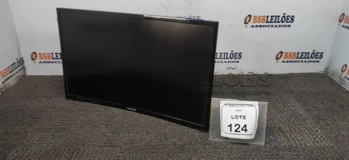 LOTE 124 - 01 MONITOR 24” TELA CURVA SEM PÉ MARCA SAMSUNG. (NO ESTADO EM QUE SE ENCONTRA. SUJEITO A AVARIAS OCULTAS/VISÍVEIS) AV9739B