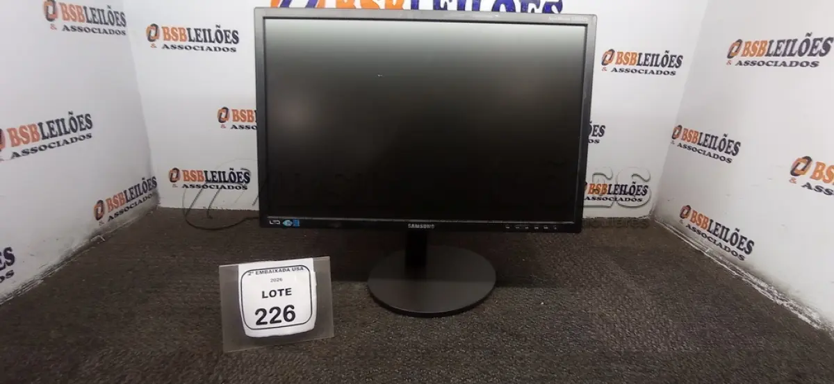 LOTE 226 - 01 MONITOR 22” MARCA SAMSUNG. (NO ESTADO EM QUE SE ENCONTRA. SUJEITO A AVARIAS OCULTAS/VISÍVEIS.) AV9549R