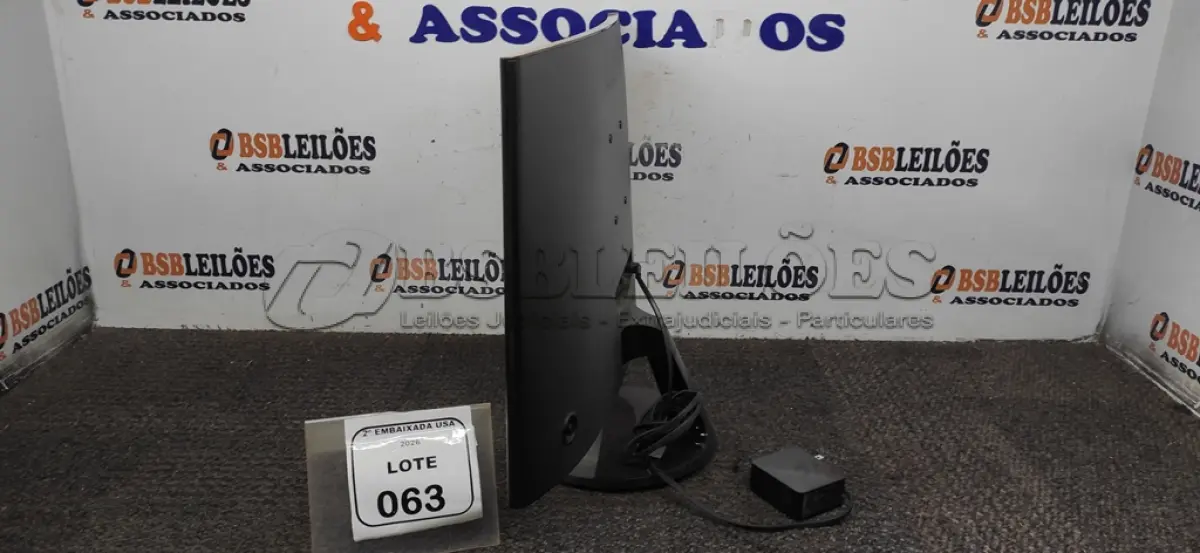 LOTE 063 - 01 MONITOR 24” TELA CURVA MARCA SAMSUMG. (NO ESTADO EM QUE SE ENCONTRA. SUJEITO A AVARIAS OCULTAS/VISÍVEIS) AV9739K