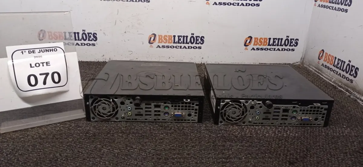 LOTE 070 - 02 CPUS MARCA HP. (NO ESTADO) ATENÇÃO! FAZER A VISITAÇÃO ANTES DE ARREMATAR, NÃO SABEMOS SE FUNCIONA, LEILÃO NÃO TEM GARANTIA E NEM DEVOLUÇÃO, SUJEITO A POSSÍVEIS AVARIAS VISÍVEIS/OCULTAS E/OU AUSÊNCIA DE COMPONENTES.