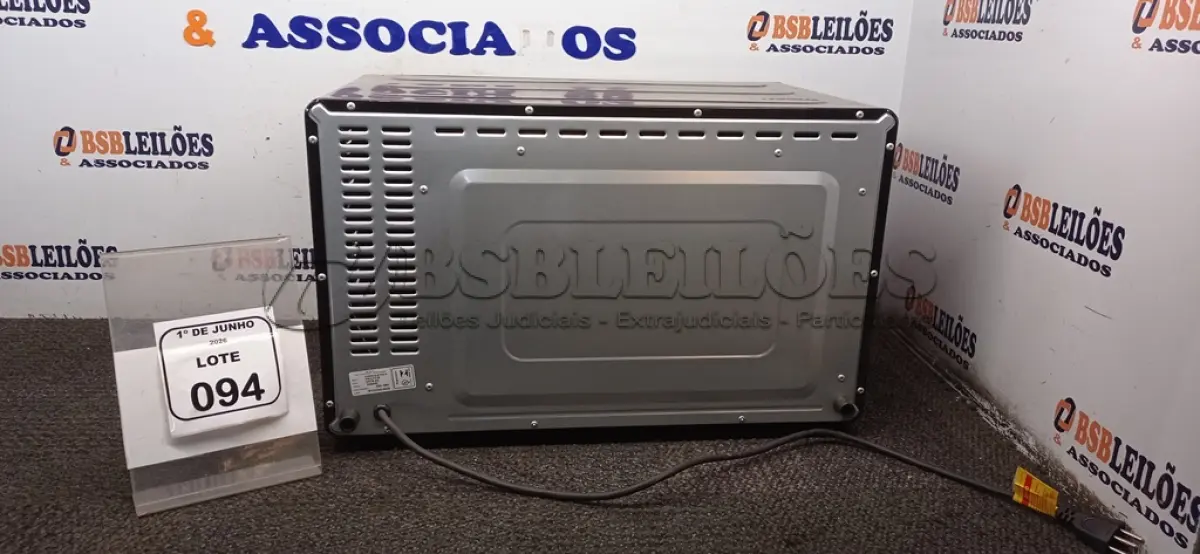 LOTE 094 - 01 FORNO 52L MODELO GRAND FAMILLY MARCA MONDIAL. (NO ESTADO) ATENÇÃO! FAZER A VISITAÇÃO ANTES DE ARREMATAR, NÃO SABEMOS SE FUNCIONA, LEILÃO NÃO TEM GARANTIA E NEM DEVOLUÇÃO, SUJEITO A POSSÍVEIS AVARIAS VISÍVEIS/OCULTAS E/OU AUSÊNCIA DE COMPONENTES.