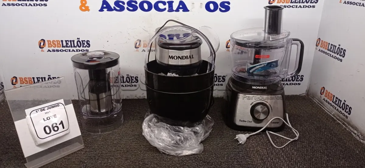 LOTE 061 - 01 BATEDEIRA PLANETÁRIA 220V MARCA MONDIAL E 01 LIQUIDIFICADOR MODELO TURBO CHEF 220V MARCA MONDIAL. (NO ESTADO) ATENÇÃO! FAZER A VISITAÇÃO ANTES DE ARREMATAR, NÃO SABEMOS SE FUNCIONA, LEILÃO NÃO TEM GARANTIA E NEM DEVOLUÇÃO, SUJEITO A POSSÍVEIS AVARIAS VISÍVEIS/OCULTAS E/OU AUSÊNCIA DE COMPONENTES.