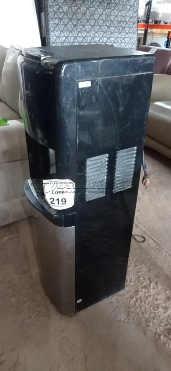 LOTE 219 - 01 BEBEDOURO ELÉTRICO. (NO ESTADO EM QUE SE ENCONTRA. SUJEITO A AVARIAS OCULTAS/VISÍVEIS.) AV9352A