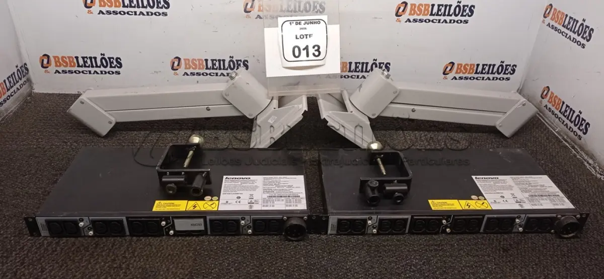 LOTE 013 - 02 BRAÇOS ARTICULÁVEIS PARA MESA COM SUPORTE PARA TELAS, 02 RÉGUAS PARA RACK DE SERVIDORES MARCA LENOVO E 02 GRAMPOS FIXADORES. (NO ESTADO) ATENÇÃO! FAZER A VISITAÇÃO ANTES DE ARREMATAR, NÃO SABEMOS SE FUNCIONA, LEILÃO NÃO TEM GARANTIA E NEM DEVOLUÇÃO, SUJEITO A POSSÍVEIS AVARIAS VISÍVEIS/OCULTAS E/OU AUSÊNCIA DE COMPONENTES.