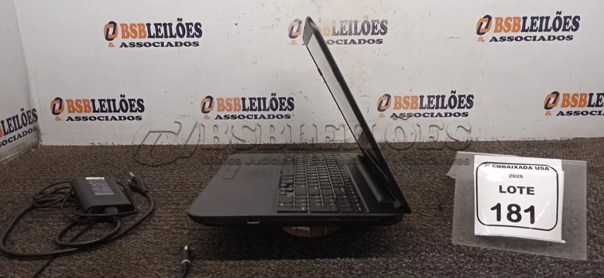 LOTE 181 - 01 NOTEBOOK DELL INSPIRON PJ8GD S/N: JT7WPX1(070458). (NO ESTADO EM QUE SE ENCONTRA. SUJEITO A AVARIAS OCULTAS/VISÍVEIS.)