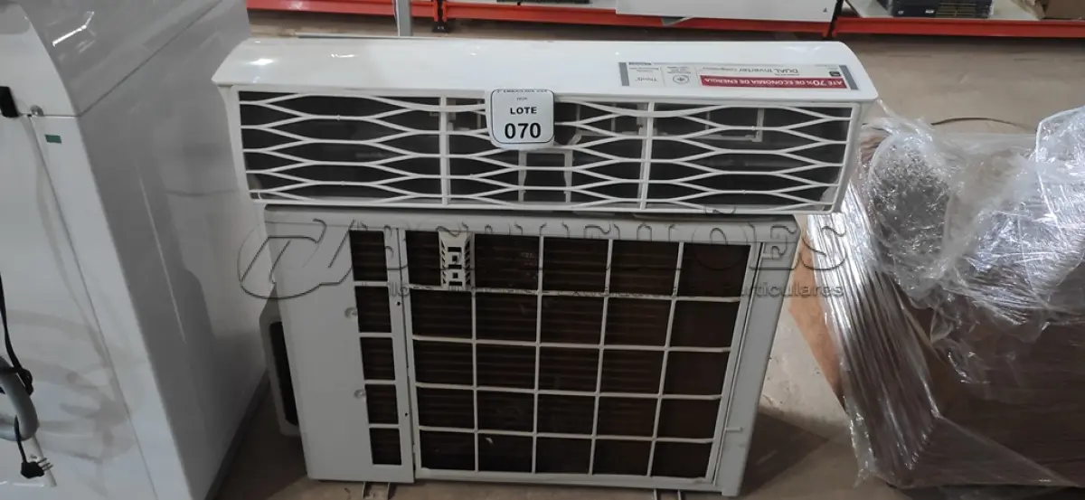 LOTE 070 - 01 AR CONDICIONADO 22.000 BTU COM CONDENSADORA MARCA LG. (NO ESTADO EM QUE SE ENCONTRA. SUJEITO A AVARIAS OCULTAS/VISÍVEIS) 210AZTH2F553
