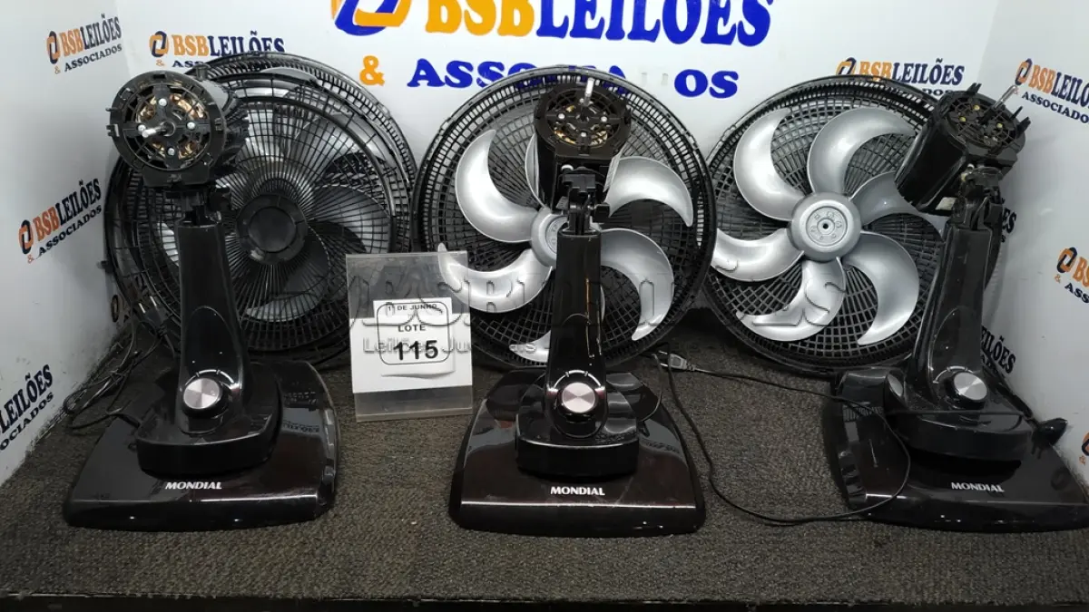 LOTE 115 - 03 VENTILADORES 220V MARCA MONDIAL DESMONTADOS INCOMPLETOS. (NO ESTADO) ATENÇÃO! FAZER A VISITAÇÃO ANTES DE ARREMATAR, NÃO SABEMOS SE FUNCIONA, LEILÃO NÃO TEM GARANTIA E NEM DEVOLUÇÃO, SUJEITO A POSSÍVEIS AVARIAS VISÍVEIS/OCULTAS E/OU AUSÊNCIA DE COMPONENTES.