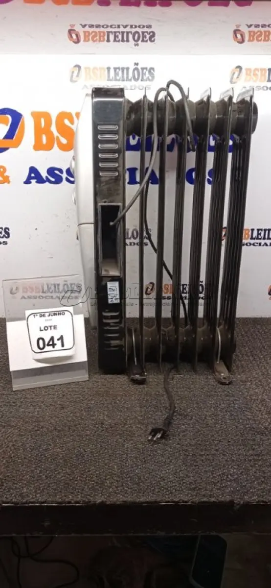 LOTE 041 - 01 AQUECEDOR DE AR 220V MARCA MONDIAL. (NO ESTADO) ATENÇÃO! FAZER A VISITAÇÃO ANTES DE ARREMATAR, NÃO SABEMOS SE FUNCIONA, LEILÃO NÃO TEM GARANTIA E NEM DEVOLUÇÃO, SUJEITO A POSSÍVEIS AVARIAS VISÍVEIS/OCULTAS E/OU AUSÊNCIA DE COMPONENTES.