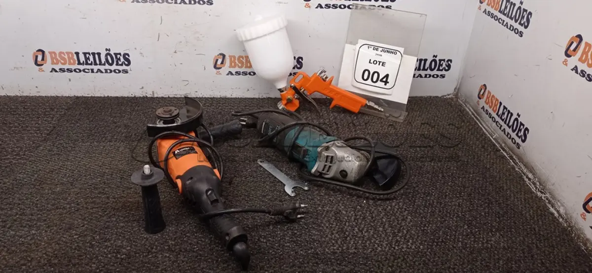 LOTE 004 - 01 PISTOLA DE GRAVIDADE MODELO P162 MARCA INTECH E 02 ESMERILHADEIRAS (NO ESTADO) ATENÇÃO! FAZER A VISITAÇÃO ANTES DE ARREMATAR, NÃO SABEMOS SE FUNCIONA, LEILÃO NÃO TEM GARANTIA E NEM DEVOLUÇÃO, SUJEITO A POSSÍVEIS AVARIAS VISÍVEIS/OCULTAS E/OU AUSÊNCIA DE COMPONENTES.