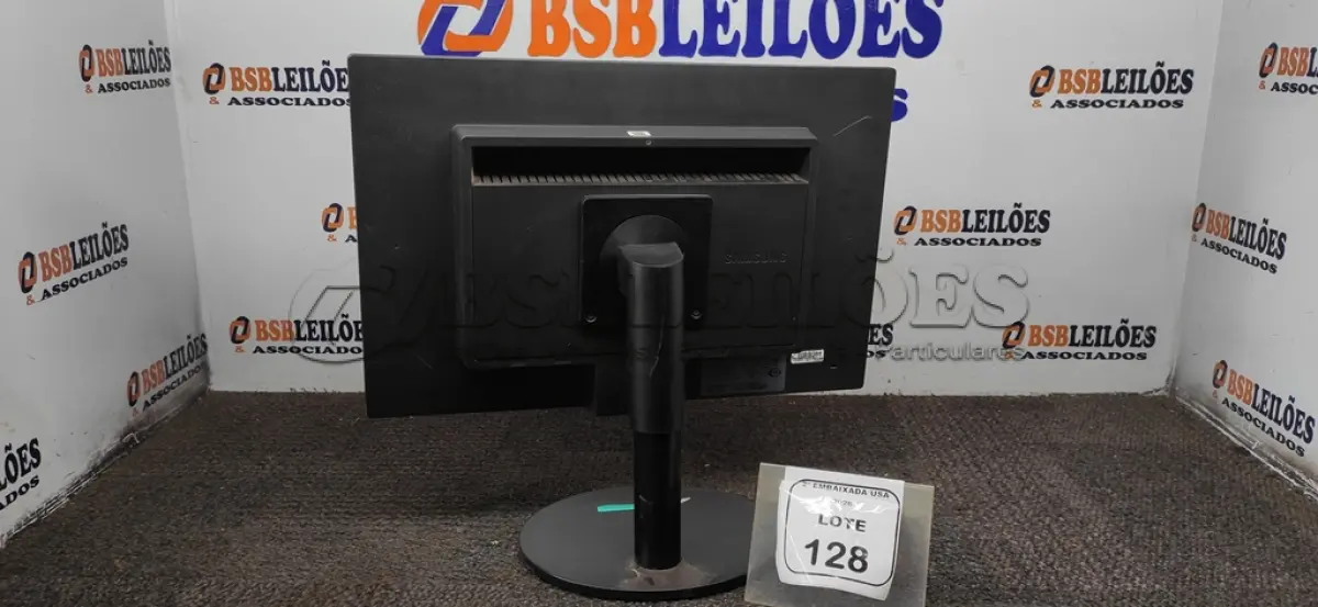 LOTE 128 - 01 MONITOR 22” MARCA SAMSUNG. (NO ESTADO EM QUE SE ENCONTRA. SUJEITO A AVARIAS OCULTAS/VISÍVEIS.) AV9496J
