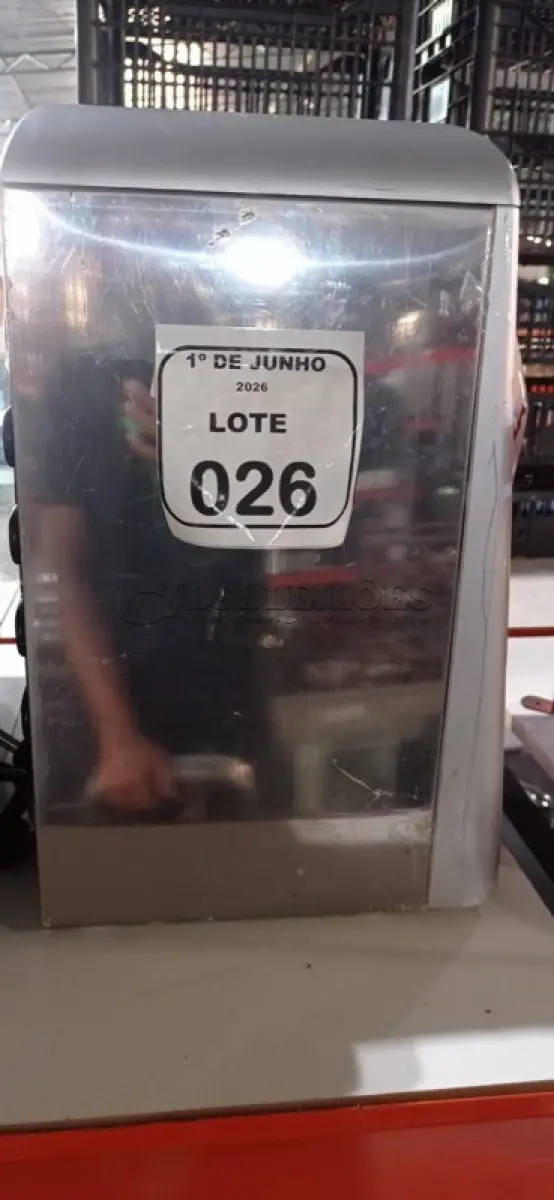 LOTE 026 - 01 BEBEDOURO REFRIGERADO PARA GARRAFÃO MARCA MASTER FRIO. (NO ESTADO) ATENÇÃO! FAZER A VISITAÇÃO ANTES DE ARREMATAR, NÃO SABEMOS SE FUNCIONA, LEILÃO NÃO TEM GARANTIA E NEM DEVOLUÇÃO, SUJEITO A POSSÍVEIS AVARIAS VISÍVEIS/OCULTAS E/OU AUSÊNCIA DE COMPONENTES.
