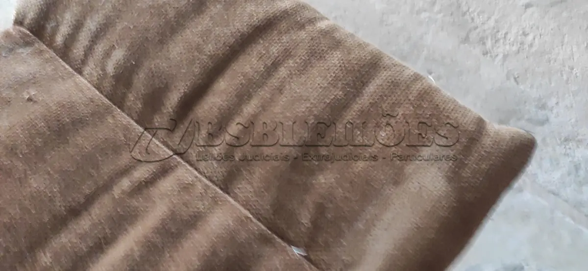 LOTE 071 - 01 POLTRONA (RECLINER). (NO ESTADO EM QUE SE ENCONTRA. SUJEITO A AVARIAS OCULTAS/VISÍVEIS) AU1944X