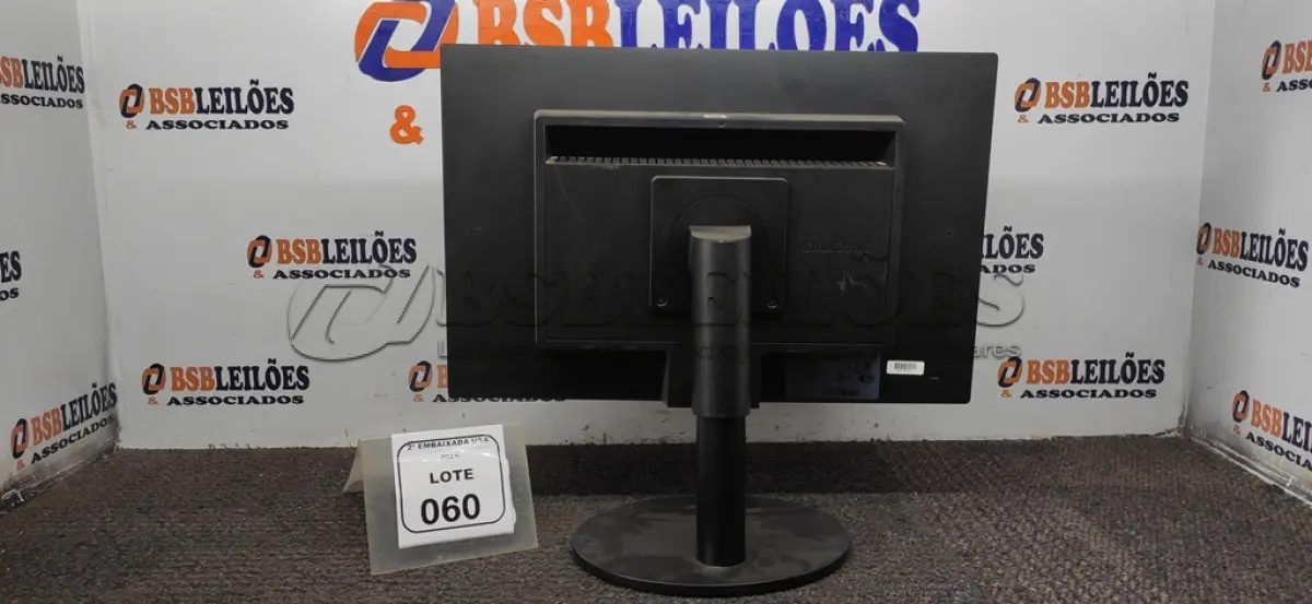 LOTE 060 - 01 MONITOR 22” MARCA SAMSUMG. (NO ESTADO EM QUE SE ENCONTRA. SUJEITO A AVARIAS OCULTAS/VISÍVEIS) AV9459U