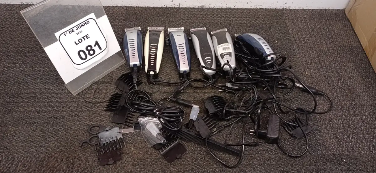 LOTE 081 - 06 MÁQUINAS DE CORTAR CABELO MODELOS DIVERSOS MARCA MONDIAL. (NO ESTADO) ATENÇÃO! FAZER A VISITAÇÃO ANTES DE ARREMATAR, NÃO SABEMOS SE FUNCIONA, LEILÃO NÃO TEM GARANTIA E NEM DEVOLUÇÃO, SUJEITO A POSSÍVEIS AVARIAS VISÍVEIS/OCULTAS E/OU AUSÊNCIA DE COMPONENTES.
