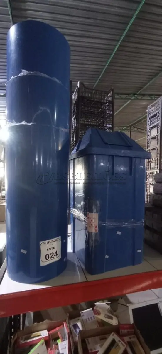 LOTE 024 - 04 LIXEIRAS DE TAMANHOS DIVERSOS. (NO ESTADO) ATENÇÃO! FAZER A VISITAÇÃO ANTES DE ARREMATAR, NÃO SABEMOS SE FUNCIONA, LEILÃO NÃO TEM GARANTIA E NEM DEVOLUÇÃO, SUJEITO A POSSÍVEIS AVARIAS VISÍVEIS/OCULTAS E/OU AUSÊNCIA DE COMPONENTES.