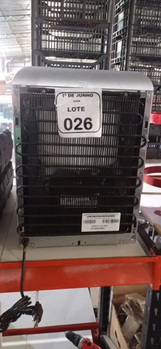 LOTE 026 - 01 BEBEDOURO REFRIGERADO PARA GARRAFÃO MARCA MASTER FRIO. (NO ESTADO) ATENÇÃO! FAZER A VISITAÇÃO ANTES DE ARREMATAR, NÃO SABEMOS SE FUNCIONA, LEILÃO NÃO TEM GARANTIA E NEM DEVOLUÇÃO, SUJEITO A POSSÍVEIS AVARIAS VISÍVEIS/OCULTAS E/OU AUSÊNCIA DE COMPONENTES.