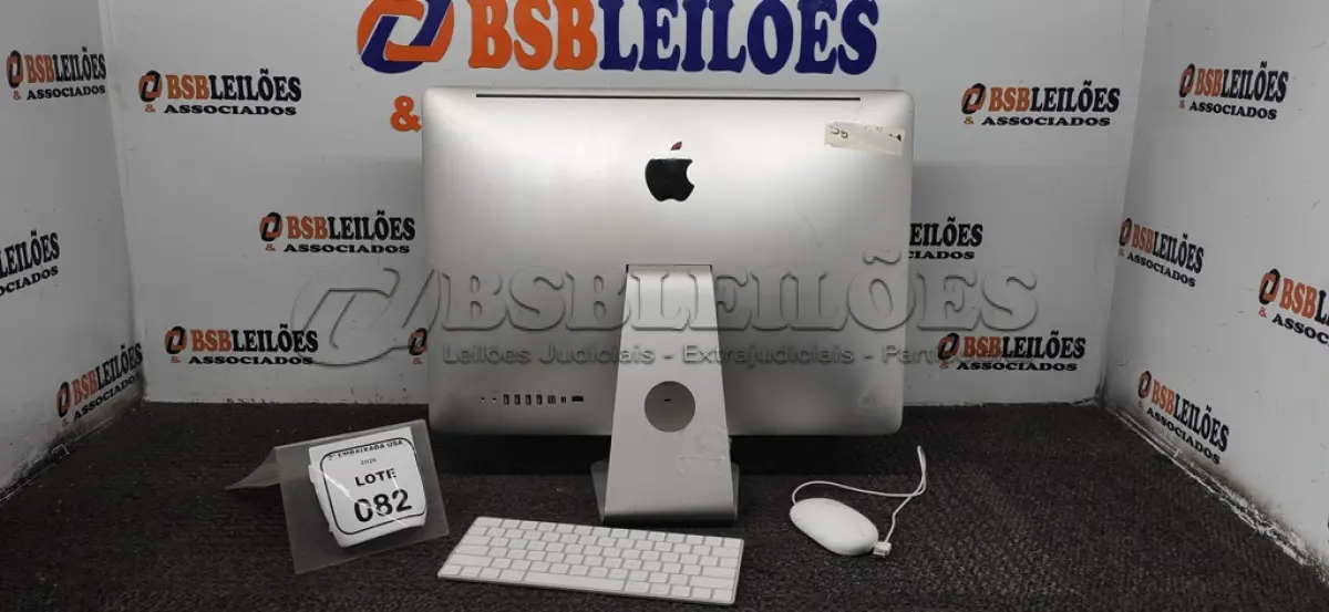 LOTE 082 - 01 IMAC CPU COM TECLADO E MOUSE. (NO ESTADO EM QUE SE ENCONTRA. SUJEITO A AVARIAS OCULTAS/VISÍVEIS.) AV9548M