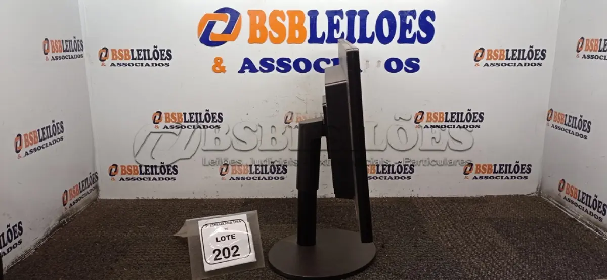 LOTE 202 - 01 MONITOR 22” MARCA SAMSUNG. (NO ESTADO EM QUE SE ENCONTRA. SUJEITO A AVARIAS OCULTAS/VISÍVEIS.) AV9427V