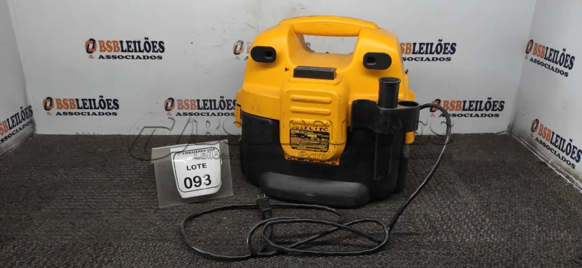 LOTE 093 - 01 ASPIRADOR (VACUUM CLEANER) DEWALT 3AB14 PORTABLE WET/DRY 110V. (NO ESTADO EM QUE SE ENCONTRA. SUJEITO A AVARIAS OCULTAS/VISÍVEIS.) AV9492Y