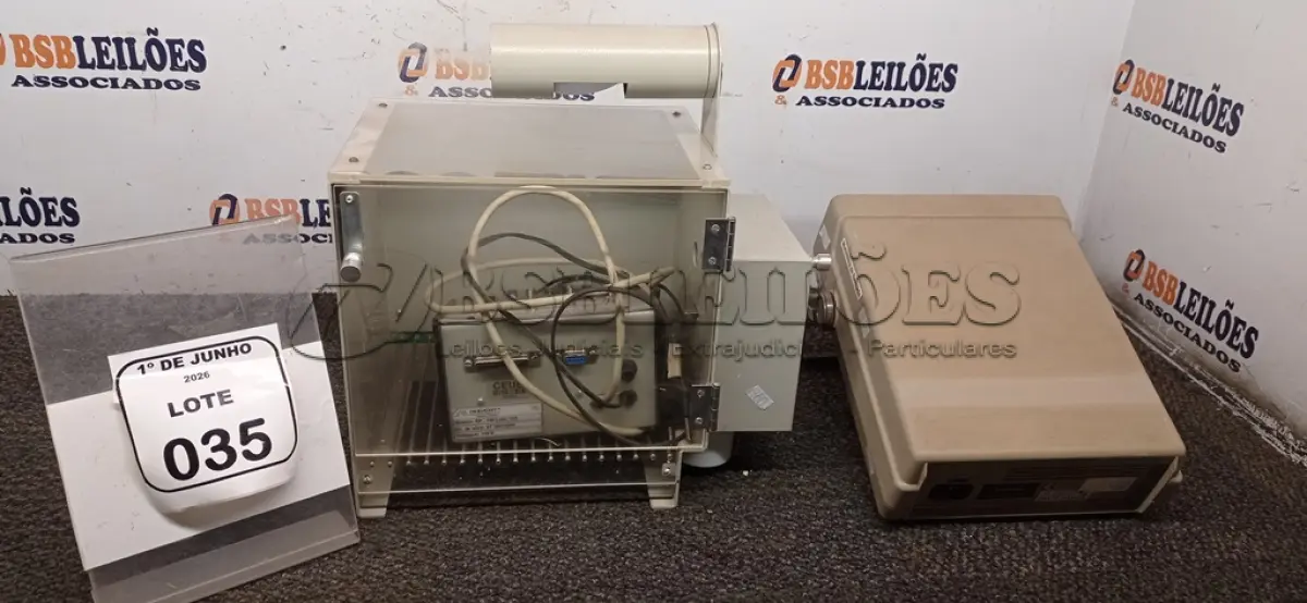 LOTE 035 - 01 MULTÍMETRO ANALÓGICO MODELO MDM-8145 MARCA MINPA E 01 CAIXA DE CONDICIONAMENTO ANIMAL MODELO EP-102 COM PAINEL DE CONTROLE MODELO CS 0199 110V. (NO ESTADO) ATENÇÃO! FAZER A VISITAÇÃO ANTES DE ARREMATAR, NÃO SABEMOS SE FUNCIONA, LEILÃO NÃO TEM GARANTIA E NEM DEVOLUÇÃO, SUJEITO A POSSÍVEIS AVARIAS VISÍVEIS/OCULTAS E/OU AUSÊNCIA DE COMPONENTES.