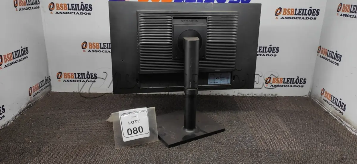 LOTE 080 - 01 MONITOR 22” MARCA SAMSUNG. (NO ESTADO EM QUE SE ENCONTRA. SUJEITO A AVARIAS OCULTAS/VISÍVEIS.) AU2425X