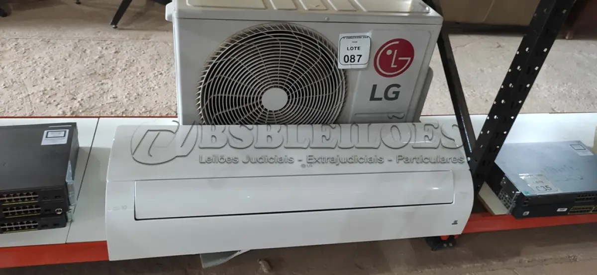 LOTE 087 - 01 AR CONDICIONADO SPLIT HW LG 18.000 BTUS DUAL INVERTER - 220V CCOM CONDENSADORA. (NO ESTADO EM QUE SE ENCONTRA. SUJEITO A AVARIAS OCULTAS/VISÍVEIS.) BJ7375N