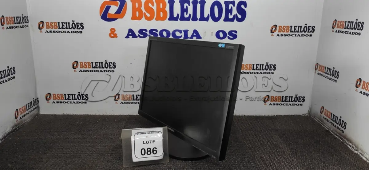 LOTE 086 - 01 MONITOR 22” MARCA SAMSUNG. (NO ESTADO EM QUE SE ENCONTRA. SUJEITO A AVARIAS OCULTAS/VISÍVEIS.) AV9655R