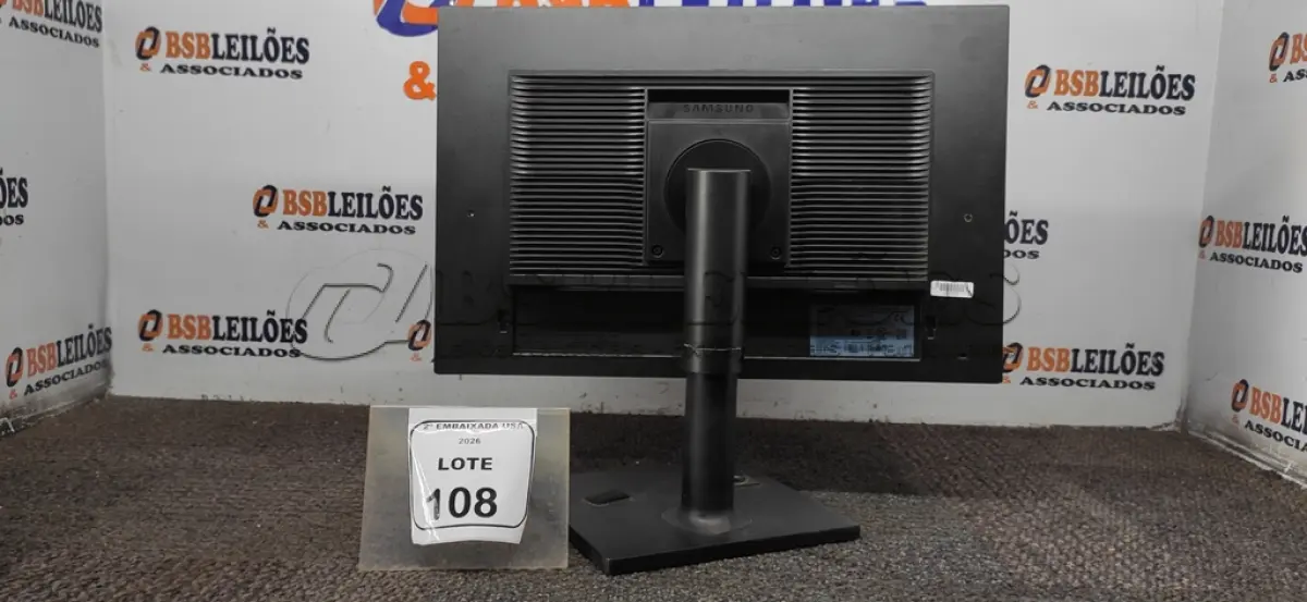 LOTE 108 - 01 MONITOR 22” MARCA SAMSUNG. (NO ESTADO EM QUE SE ENCONTRA. SUJEITO A AVARIAS OCULTAS/VISÍVEIS.) AV9655P