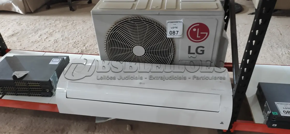 LOTE 087 - 01 AR CONDICIONADO SPLIT HW LG 18.000 BTUS DUAL INVERTER - 220V CCOM CONDENSADORA. (NO ESTADO EM QUE SE ENCONTRA. SUJEITO A AVARIAS OCULTAS/VISÍVEIS.) BJ7375N
